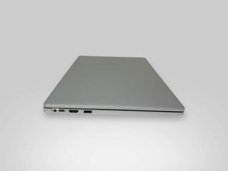 pc portatil x15 r1562