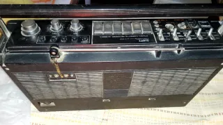 Boomboxes. Radiocasete Sanyo Vintage