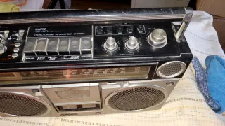 Boomboxes. Radiocasete Sanyo Vintage