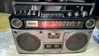 Boomboxes. Radiocasete Sanyo Vintage