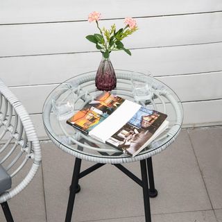 Set di Mobili da Giardino in Rattan PE, 3 Pezzi con 2 Sedie e Tavolo con Piano in Vetro per Terrazza e Bistro, Grigio