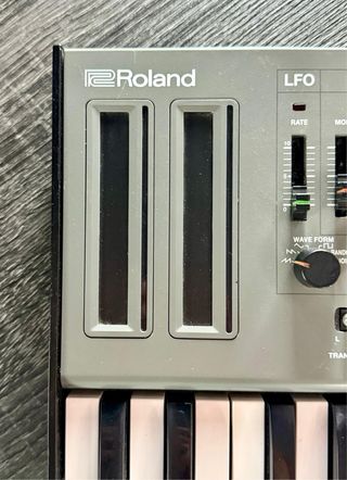 Sintetizador Roland SH-01A