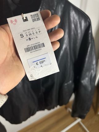 Cazadora Zara Woman Piel Sintética Negra Talla S