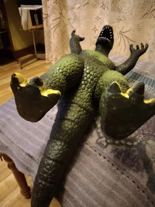 Muñeco Monstruo Verde Godzilla