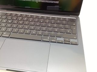 portatil apple apple macbook air m4 10-core 4.4 13 (8gpu) (2025) (a3240)