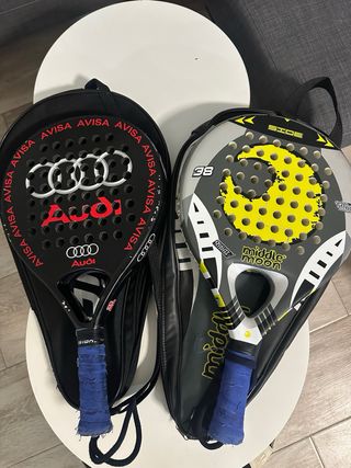 Due racchette da padel con custodie