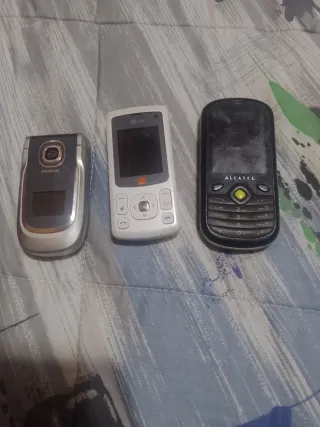 Pack de moviles Vintage. Alcatel,LG y Nokia.