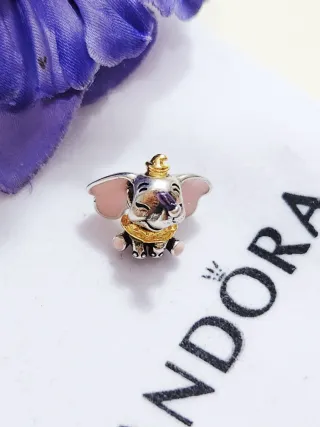 Charm Dumbo Disney, de plata y esmalte con brillo