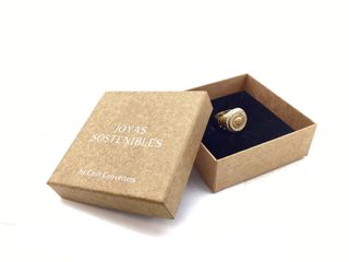 sello oro 18k con piedra con circonita