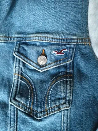 Chaqueta vaquera Hollister con capucha, temporada