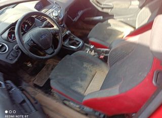 Guarnecido puerta ford 1865614 fiesta cnn 1318630