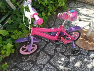 Bicicleta infantil rosa y morada