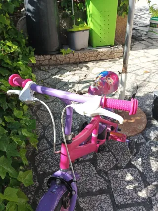 Bicicleta infantil rosa y morada