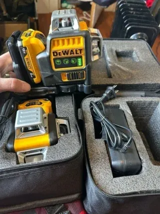 Nivel Láser 360° 12 Líneas 3 Lados