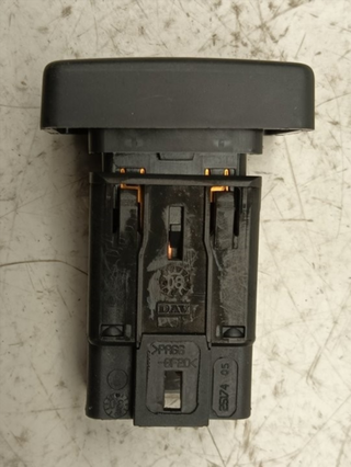 GUANTERA MERCEDES-BENZ CLASE C (BM 203) BERLINA O