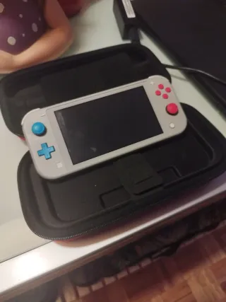 Nintendo Switch Lite Zacian & Zamazenta