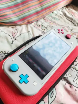 Nintendo Switch Lite Zacian & Zamazenta