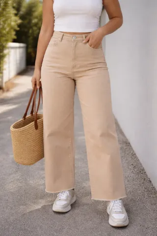 Pantalón vaquero ancho Bershka beige