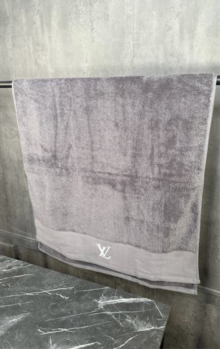 Toalla Louis Vuitton Gris