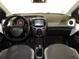 TOYOTA Aygo 1.0 70 x-play
