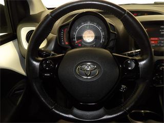 TOYOTA Aygo 1.0 70 x-play