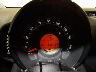 TOYOTA Aygo 1.0 70 x-play