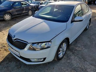 Skoda 5e5867211 guarnecido octavia berlina 1405116