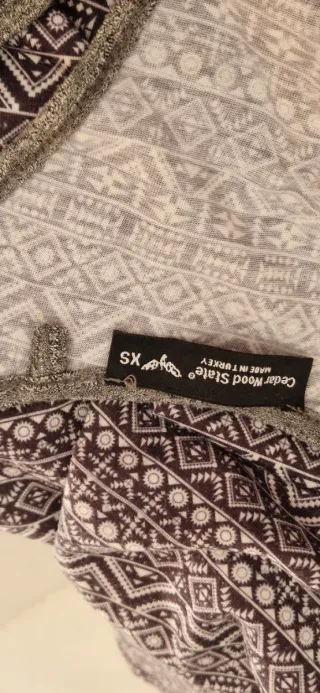 Camiseta tirantes hombre estampado floral