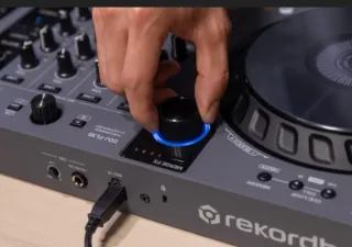 Pioneer FLX6 + teclado midi novation launchkey