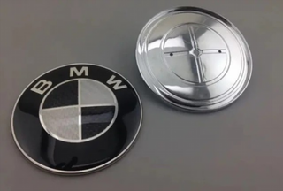 2 x EMBLEMA BMW NEGRO/PLATA CAPOT O MALETERO 82 M