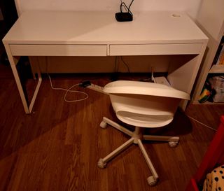 Secretária Branca + Cadeira Branca