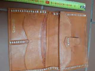 Cartera artesanal vintage para documentos