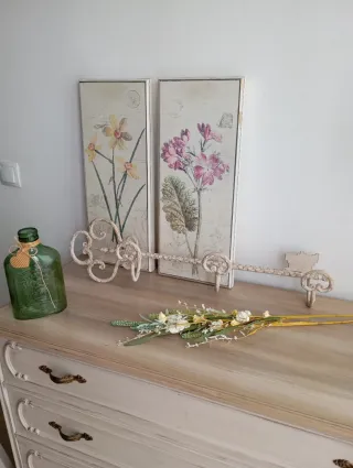 Perchero antiguo metal forma llave beige/dorado