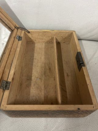 Caja de madera japonesa antigua con espejo