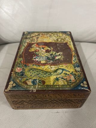 Caja de madera japonesa antigua con espejo