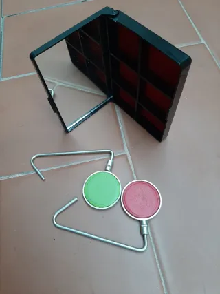 Cajita joyero con compartimentos y espejo