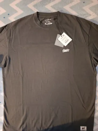 Camiseta Pull&Bear Relaxed Fit Verde Oliva Talla M