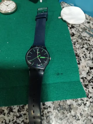 Reloj Swatch azul y Verde venta en persona