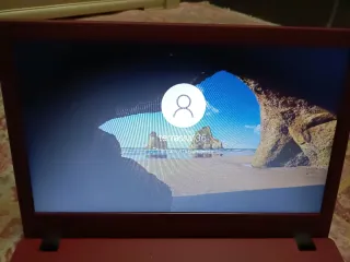 Acer rojo con buena batería