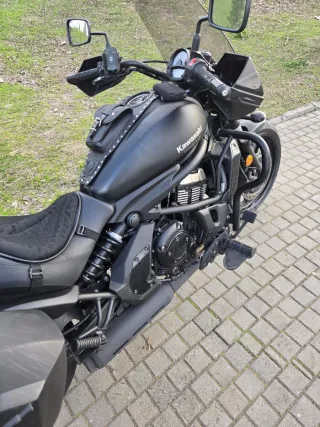 Kawasaki vulcan 650s con Maletas SHAD