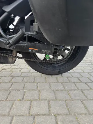 Kawasaki vulcan 650s con Maletas SHAD