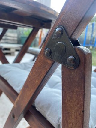 Mesa y 4 sillas de teka restauradas