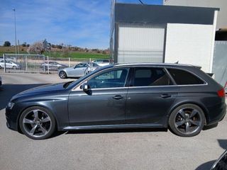 AUDI RS4 4.2 V8 FSI quattro S tronic