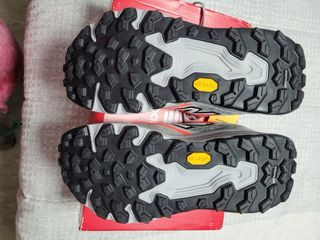 New Balance Fresh Foam X Hierro V9 Naranja/Gris