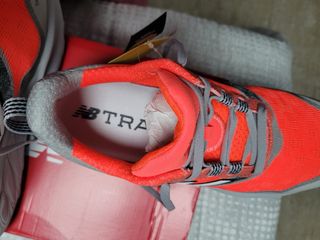 New Balance Fresh Foam X Hierro V9 Naranja/Gris