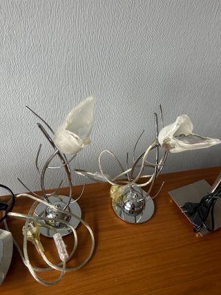 Lámparas de mesa florales plateadas