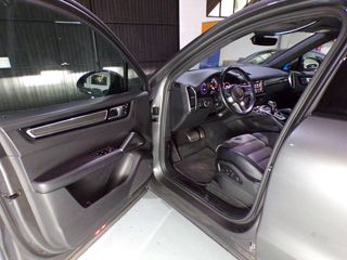 PORSCHE Cayenne Coupé GTS