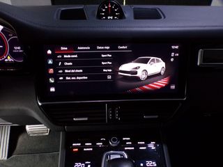 PORSCHE Cayenne Coupé GTS