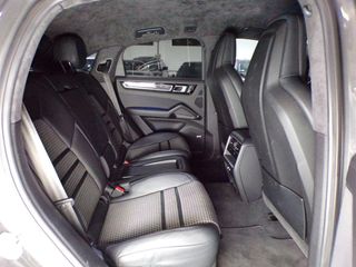 PORSCHE Cayenne Coupé GTS