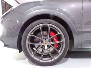 PORSCHE Cayenne Coupé GTS